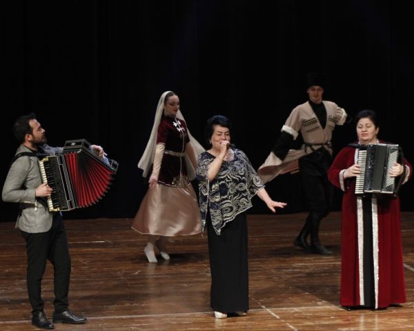 ANAVATAN’DAN SESLER KONSERİ BÜYÜK İLGİYLE GERÇEKLEŞTİRİLDİ