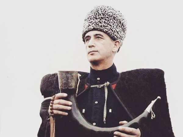 TSIPINE ASLAN'I SAYGI VE RAHMETLE ANIYORUZ