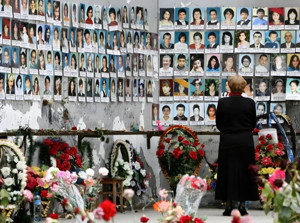 BESLAN KATLİAMINI UNUTMADIK!