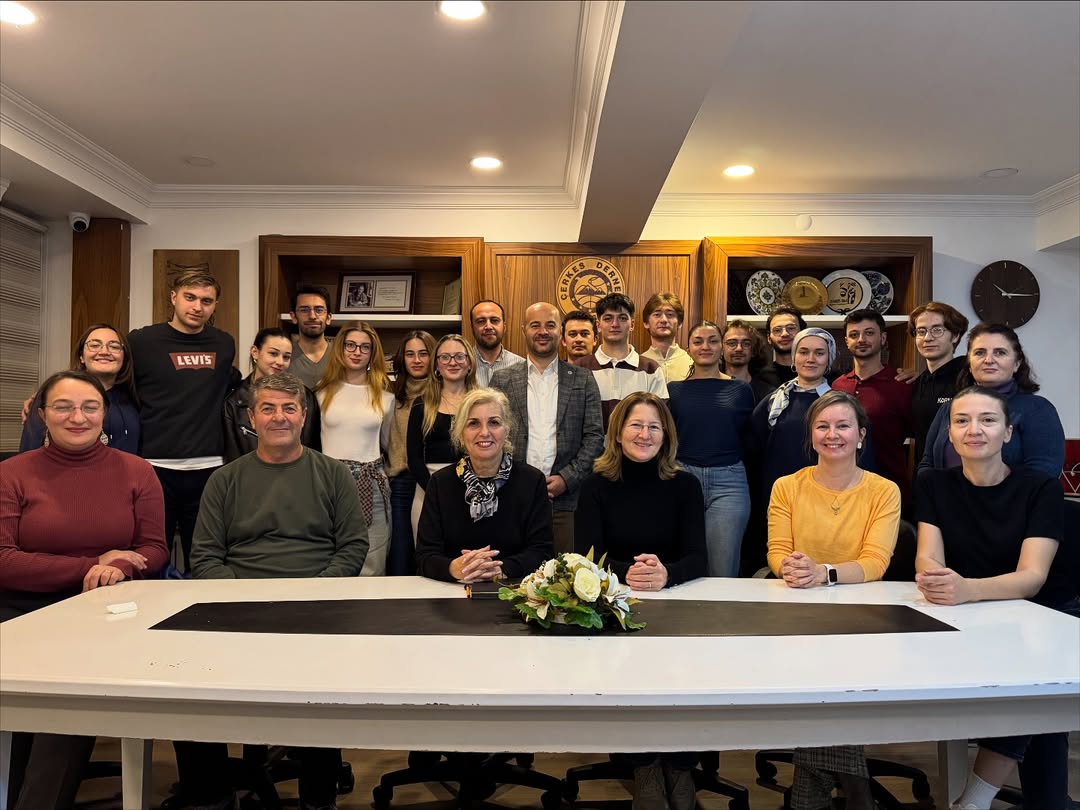 AÇD YENİ GENÇLİK KOMİSYONU DERNEK YÖNETİMİNİ ZİYARET ETTİ