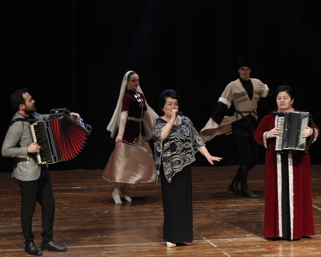 ANAVATAN’DAN SESLER KONSERİ BÜYÜK İLGİYLE GERÇEKLEŞTİRİLDİ